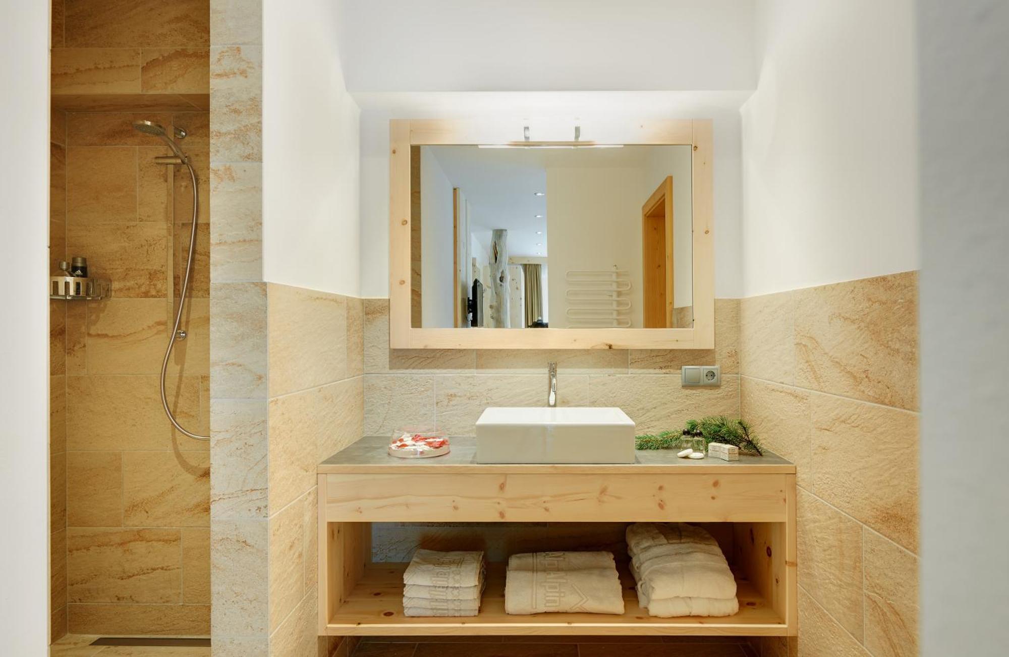 Alpin Stile Hotel Laion Buitenkant foto