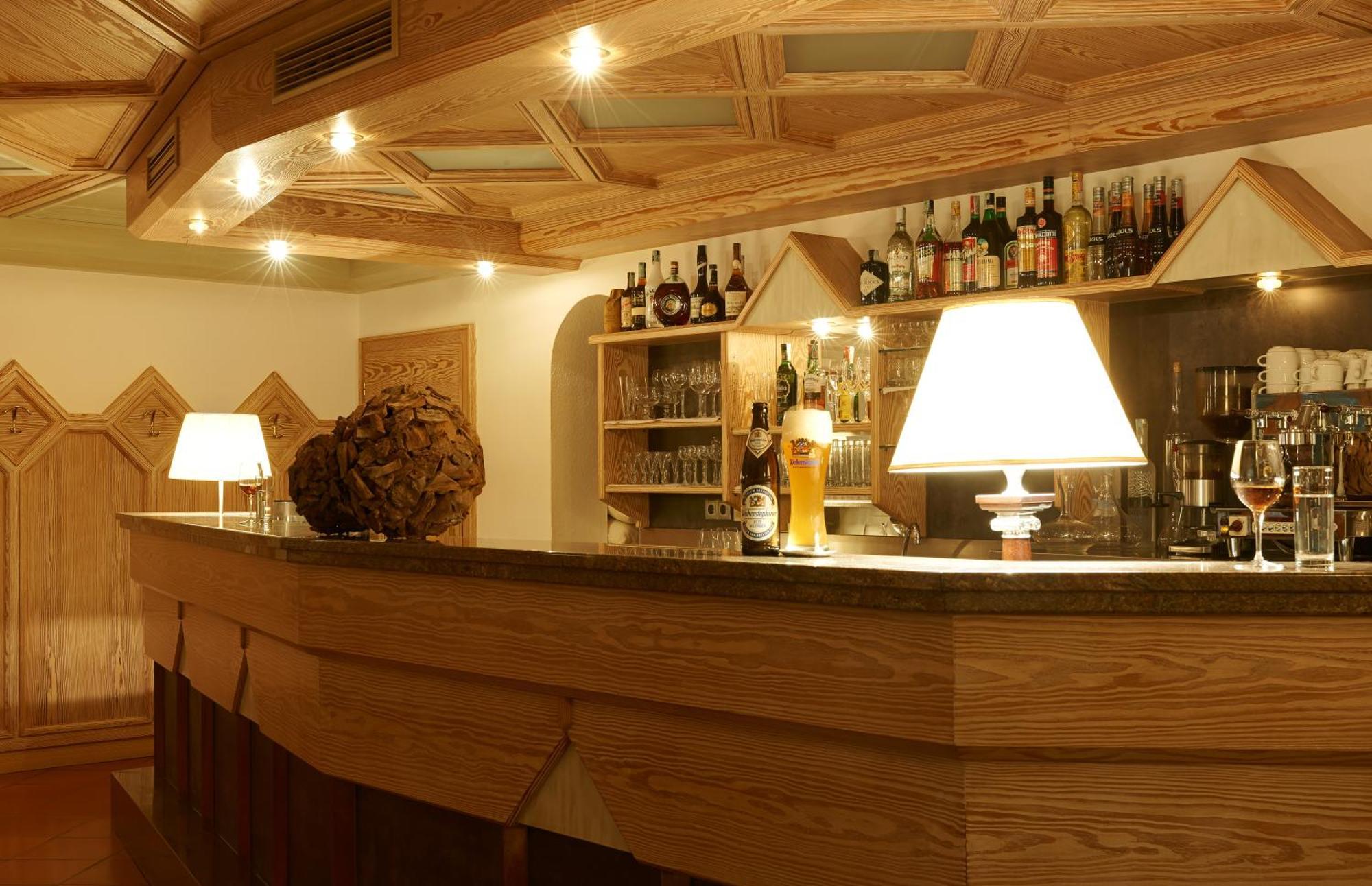 Alpin Stile Hotel Laion Buitenkant foto